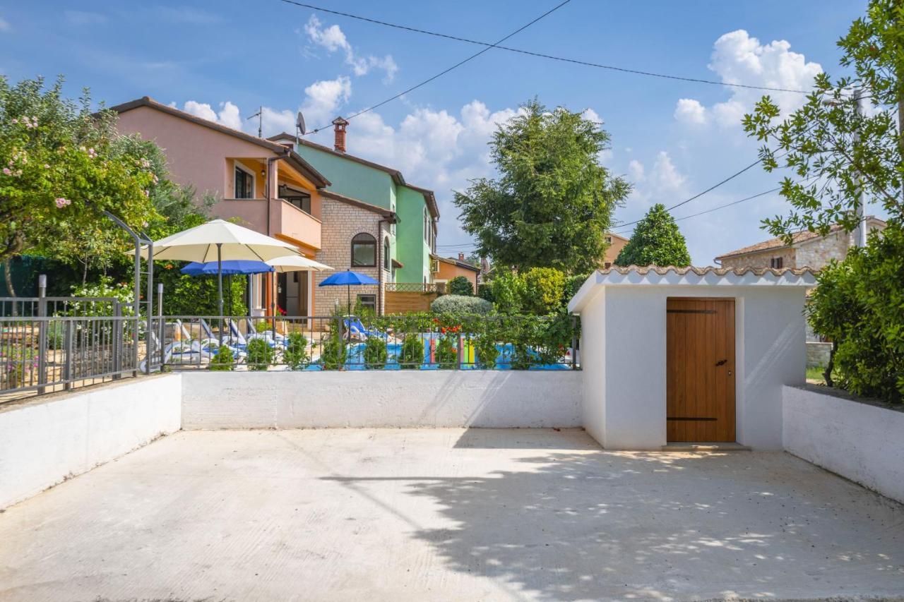 Villa Margerita With Private Pool, Yard And Parking Kaštelir Dış mekan fotoğraf