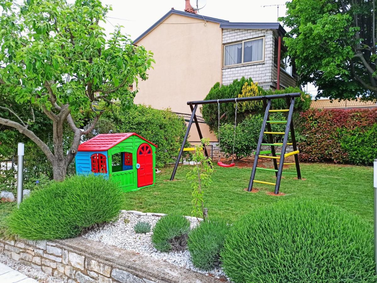 Villa Margerita With Private Pool, Yard And Parking Kaštelir Dış mekan fotoğraf